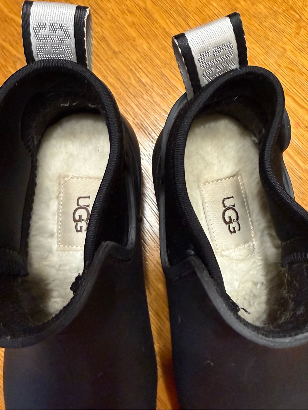 UGG Black Ankle Boots with White Fleece Lining - Picture 2 of 7